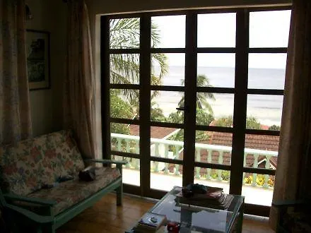 מלון מאהה Le Pti Payot Guest House